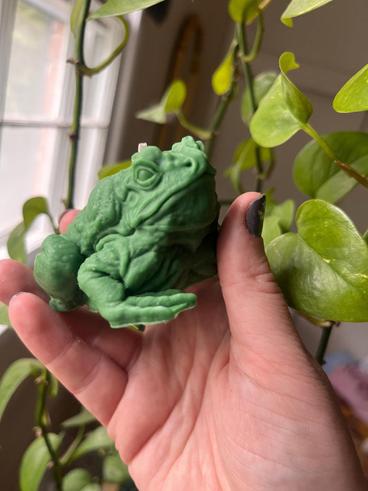 Green Frog Candle: Beeswax Soy Wax Blend - Witchcraft Decor