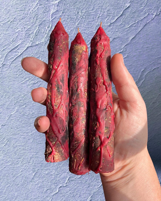 Dragon Spell Candle: Beeswax, Herbs, and Ritual Powder for Protection